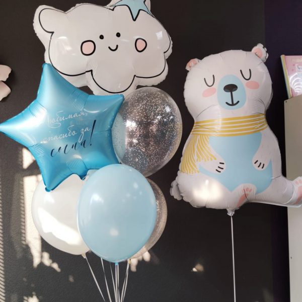 Композиция из гелиевых шаров выписку из роддома