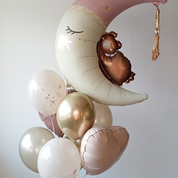 Композиция из гелиевых шаров на выписку из роддома