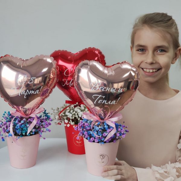 Мини-бокс с гипсофилой и фольгированным мини-сердцем с надписью