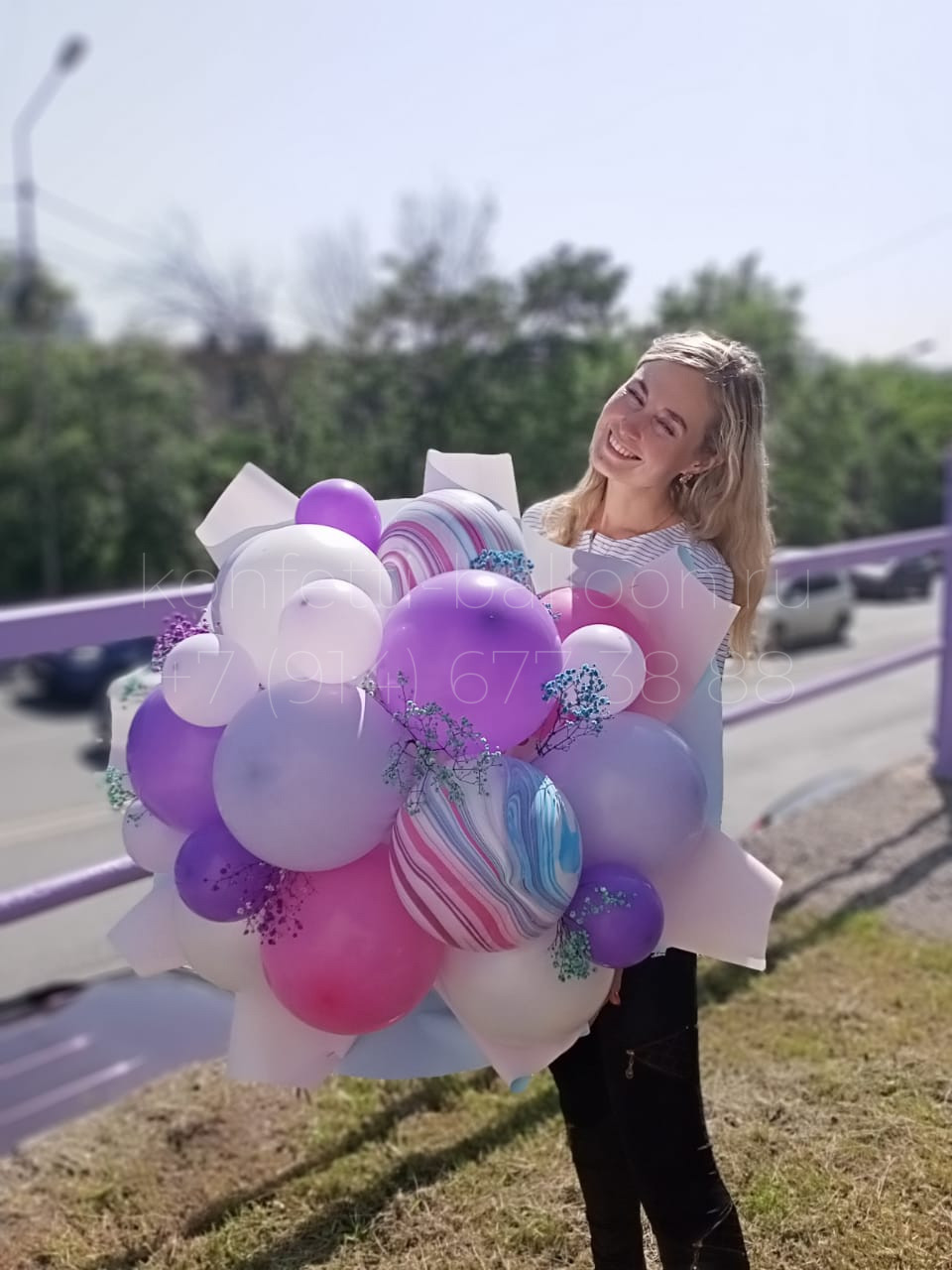 Крафтовый букет M из латексных шаров с гипсофилой — изображение 2