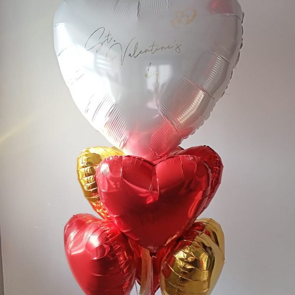 Композиция из гелиевых шаров, фольгированные сердца