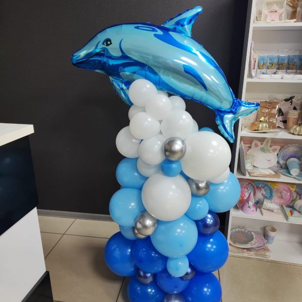 Напольная композиция из шаров с Дельфином