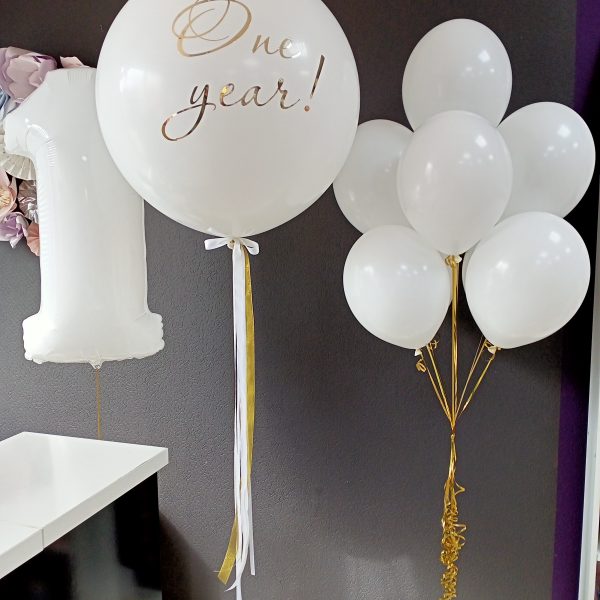 Композиция из гелиевых шаров на 1 годик