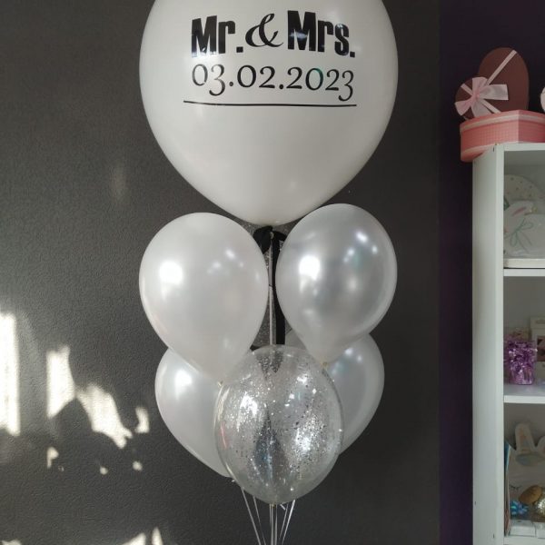 Композиция из гелиевых шаров на свадьбу