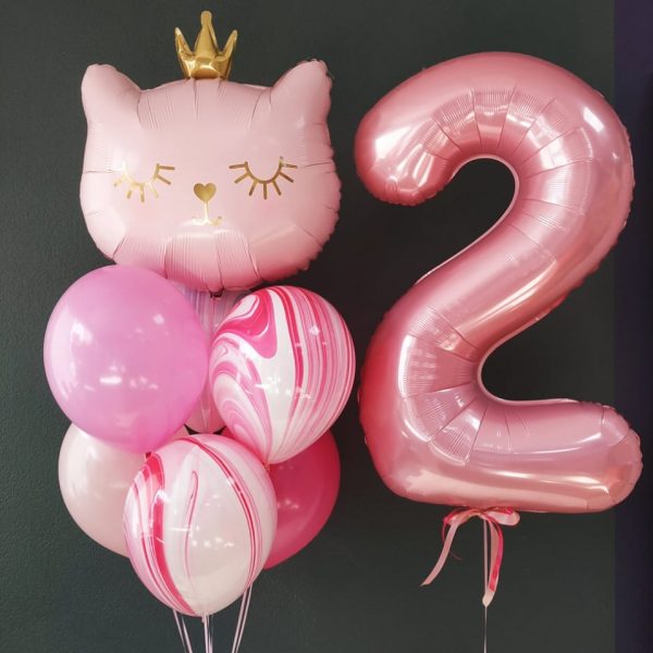 Композиция из гелиевых шаров с кошечкой на 2 года