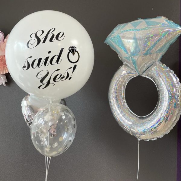 Композиция из гелиевых шаров на девичник, предложение руки и сердца