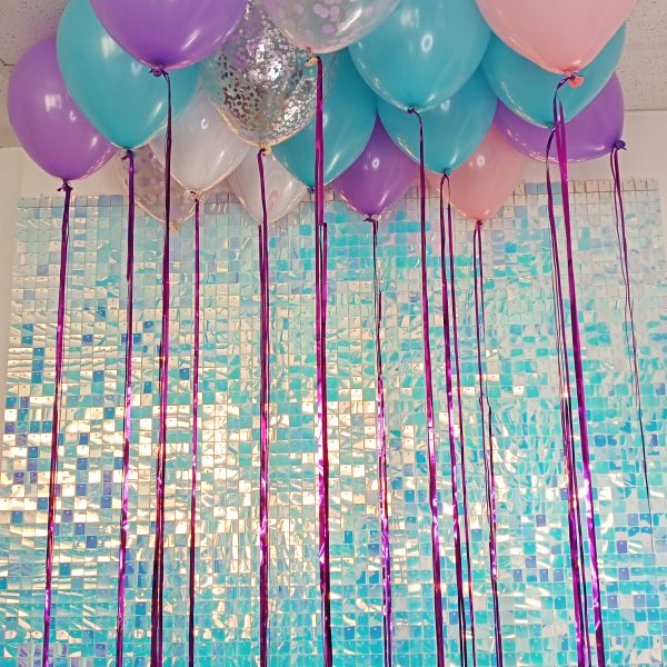 Композиция из гелиевых шаров под потолок