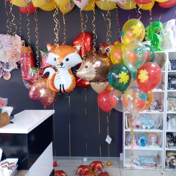 Композиция из гелиевых шаров на 1 сентября День Знаний