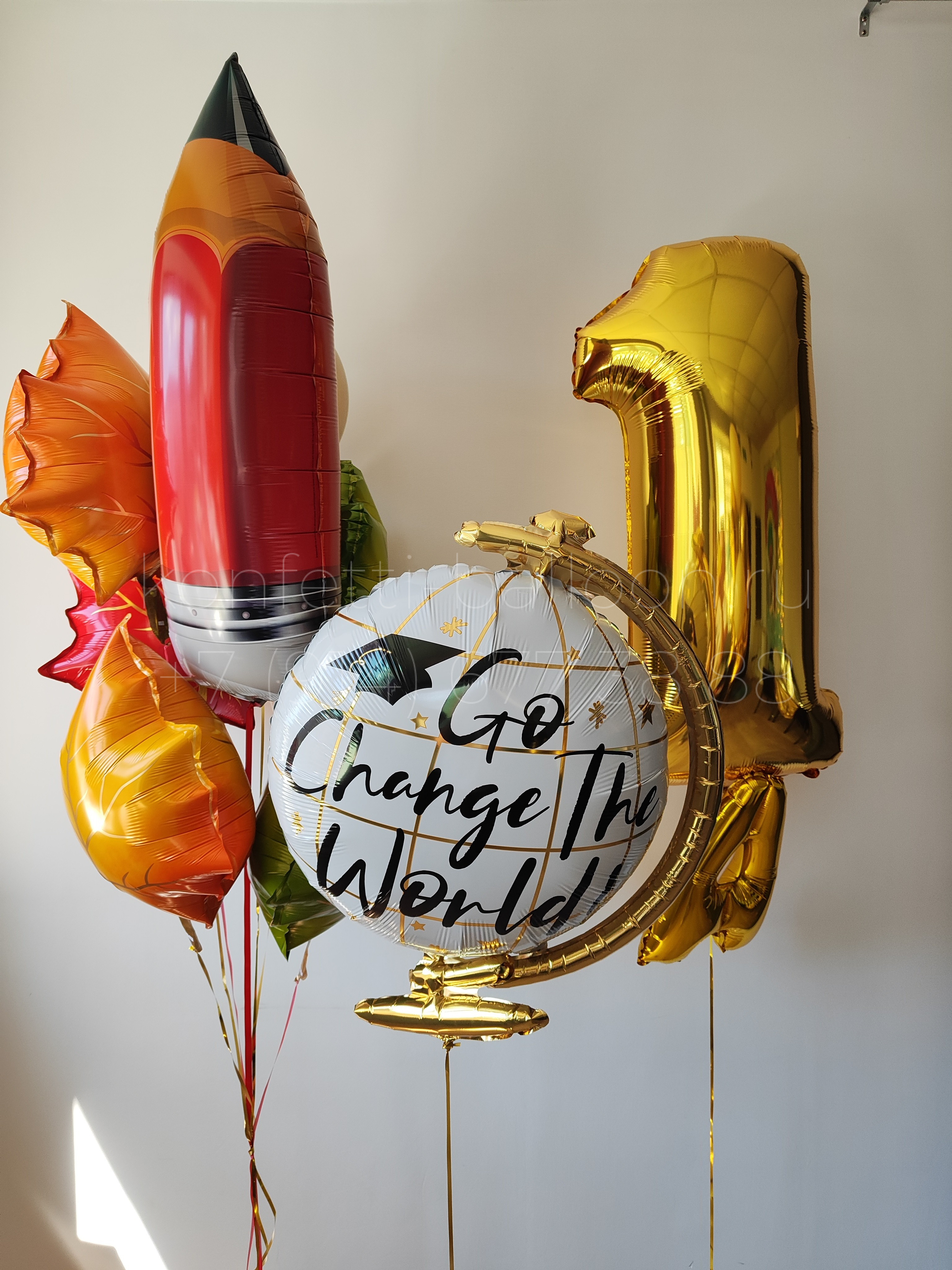 Композиция из фольгированных шаров к 1 сентября