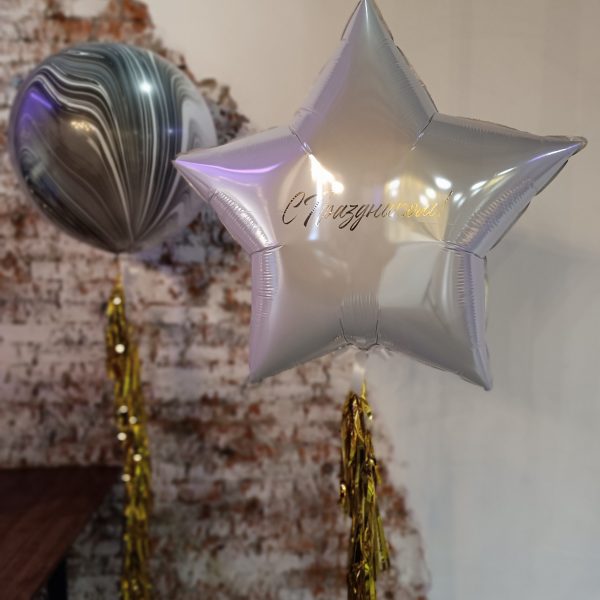 Композиция из гелиевых шаров гигантов