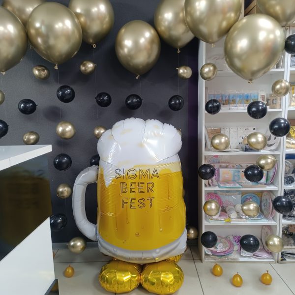 Композиция из гелиевых шаров с цепочками