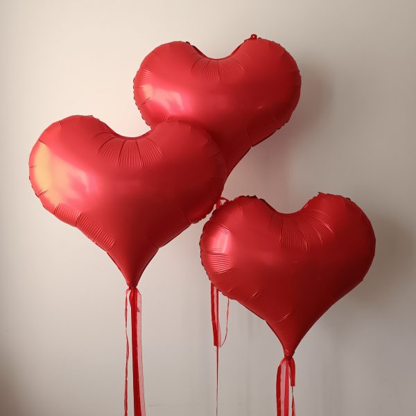 Композиция из гелиевых шаров фольгированные сердца