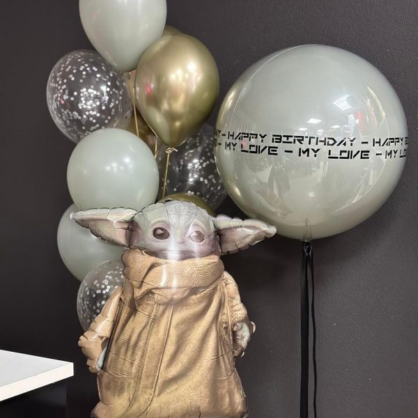 Композиция из гелиевых шаров с малышом Йода