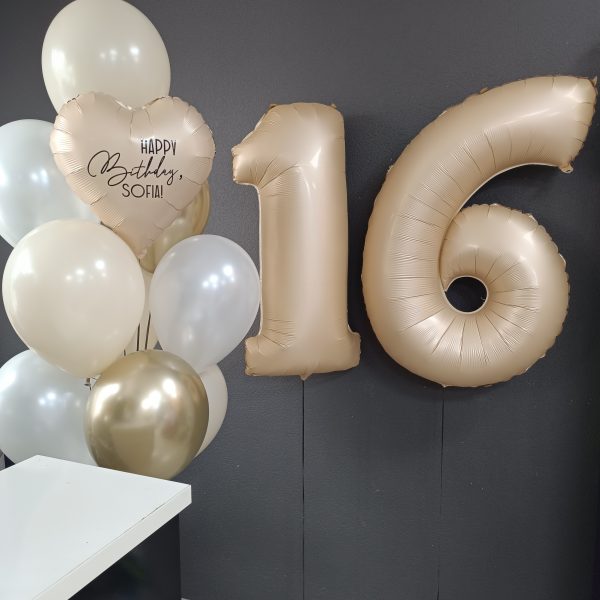 Композиция из гелиевых шаров на 16 лет для девушки