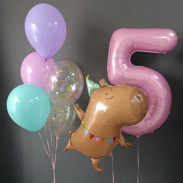 Композиция из гелиевых шаров с капибарой на 5 лет