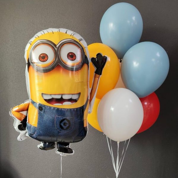 Композиция из гелиевых шаров с фигурой Миньон Отто