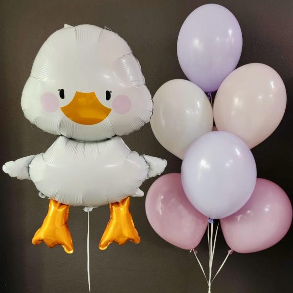 Композиция из гелиевых шаров с гусем для девочки