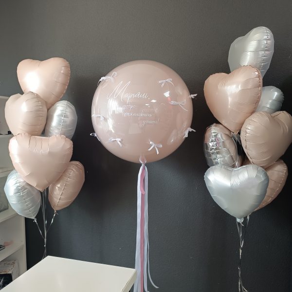 Композиция из гелиевых шаров на выписку из роддома