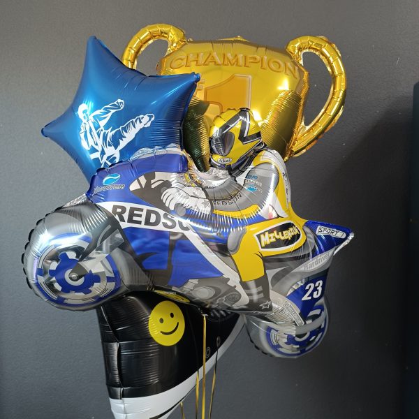 Композиция из гелиевых фольгированных шаров