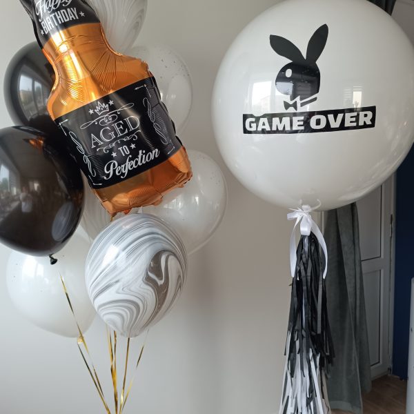 Композиция из гелиевых шаров с виски на мальчишник
