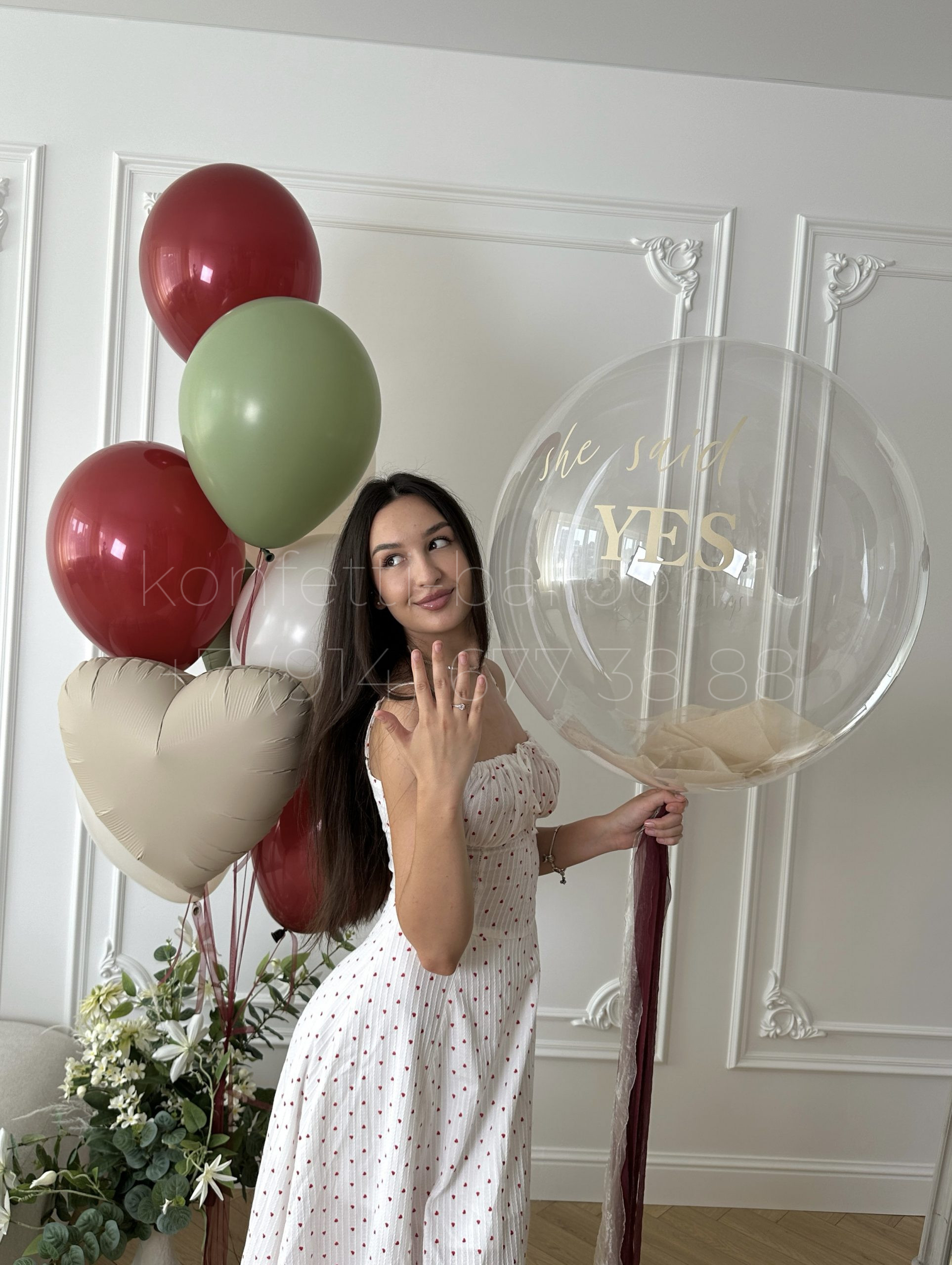 Композиция из шаров с шаром Bubbles на девичник