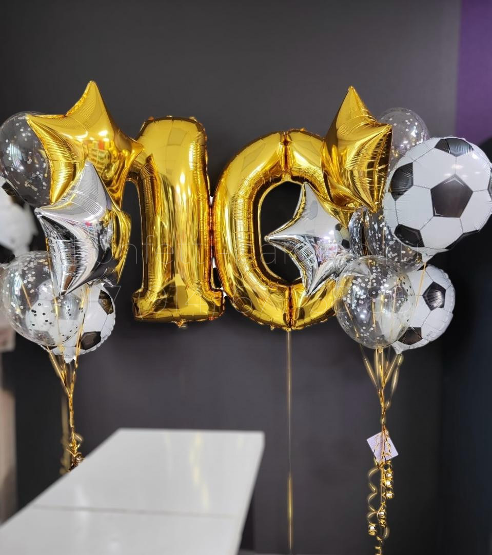 Композиция из гелиевых шаров Футбол на 10 лет