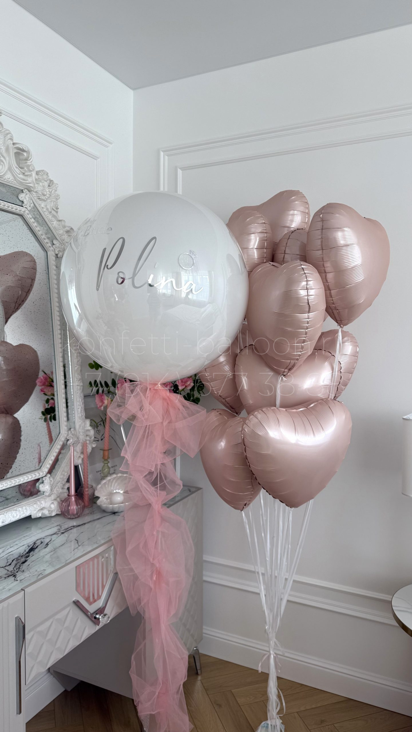 Композиция из гелиевых шаров на девичник с сердцами