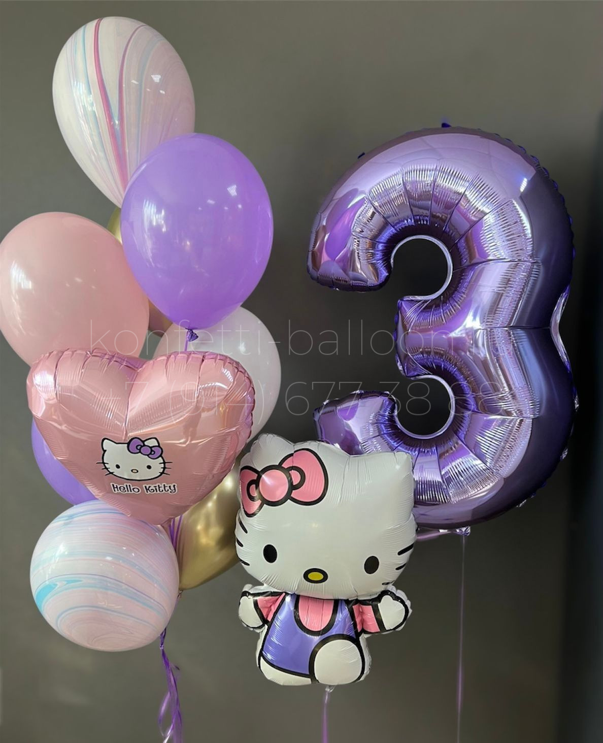 Композиция из гелиевых шаров Hello Kitty на 3 годика