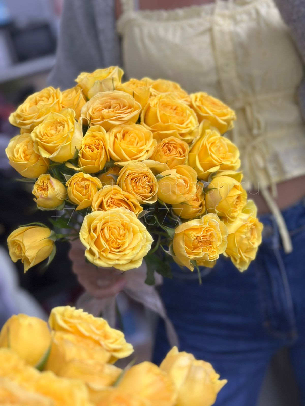 Букет цветов из кустовой розы