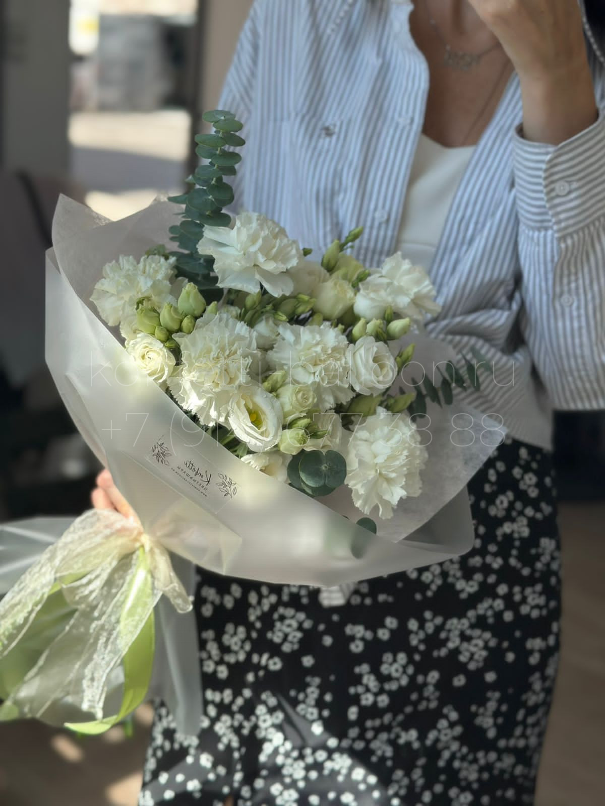 Букет цветов из эустомы и диантусов