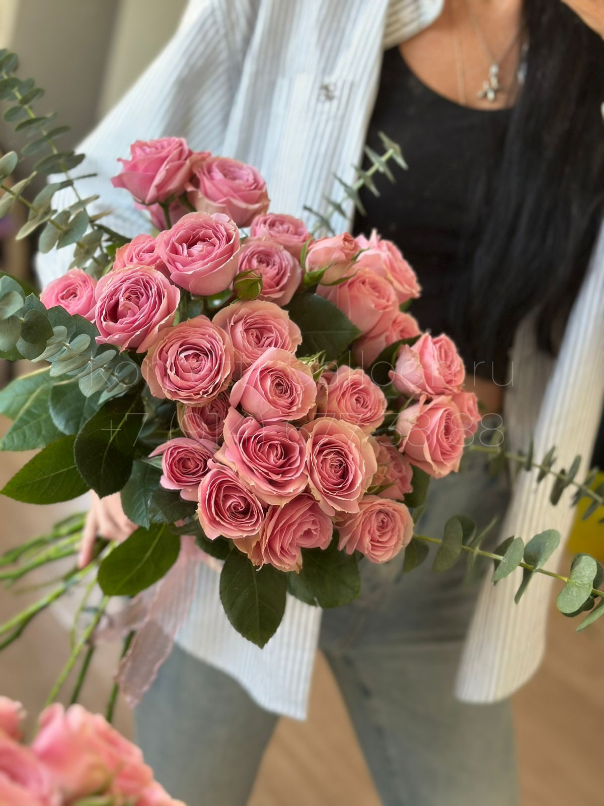 Букет цветов из кустовой розы