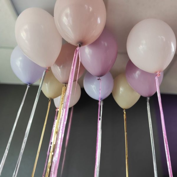 Композиция из гелиевых шаров под потолок с дождиком