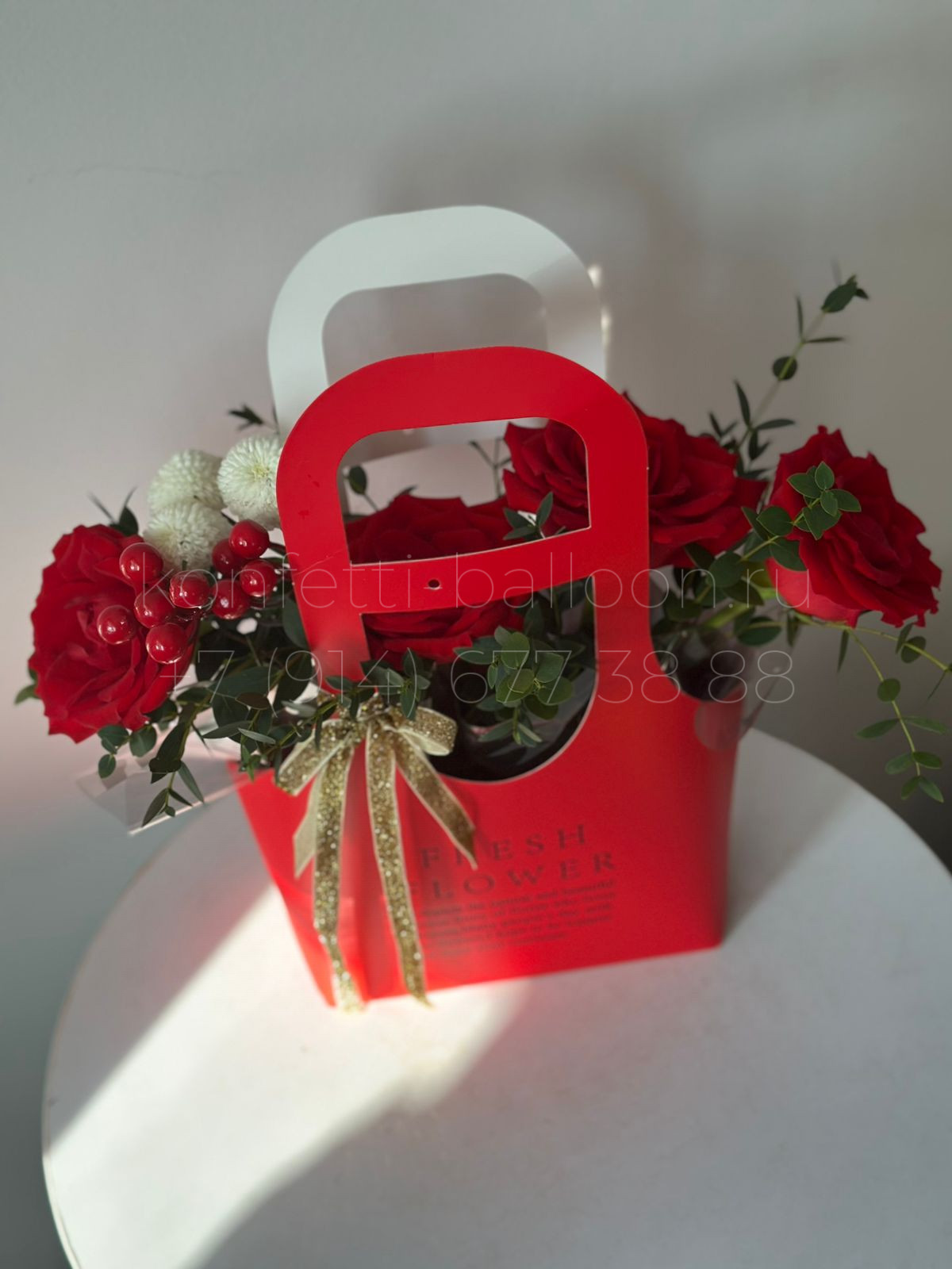 Бокс с миксом цветов в коробке сумочке