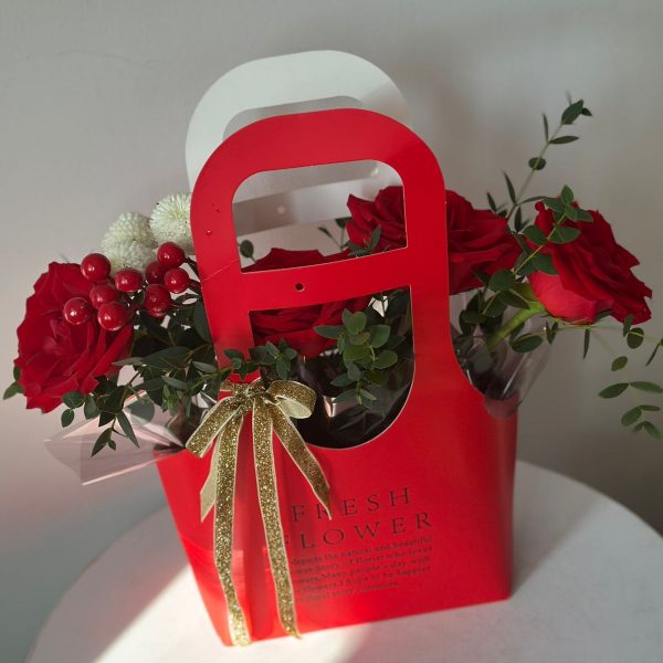 Бокс с миксом цветов в коробке сумочке