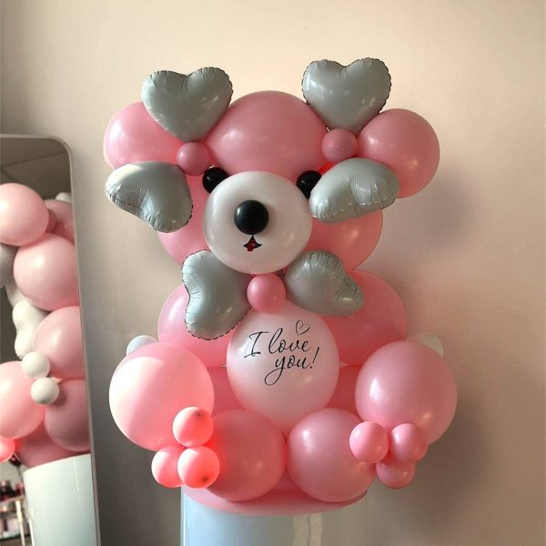 Фигура мишки из шаров с воздухом