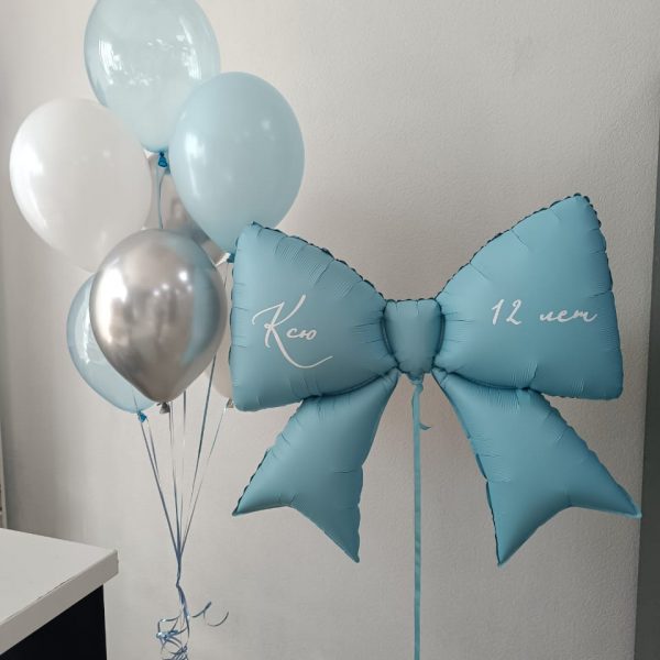 Композиция из гелиевых шаров с бантиком на 12 лет