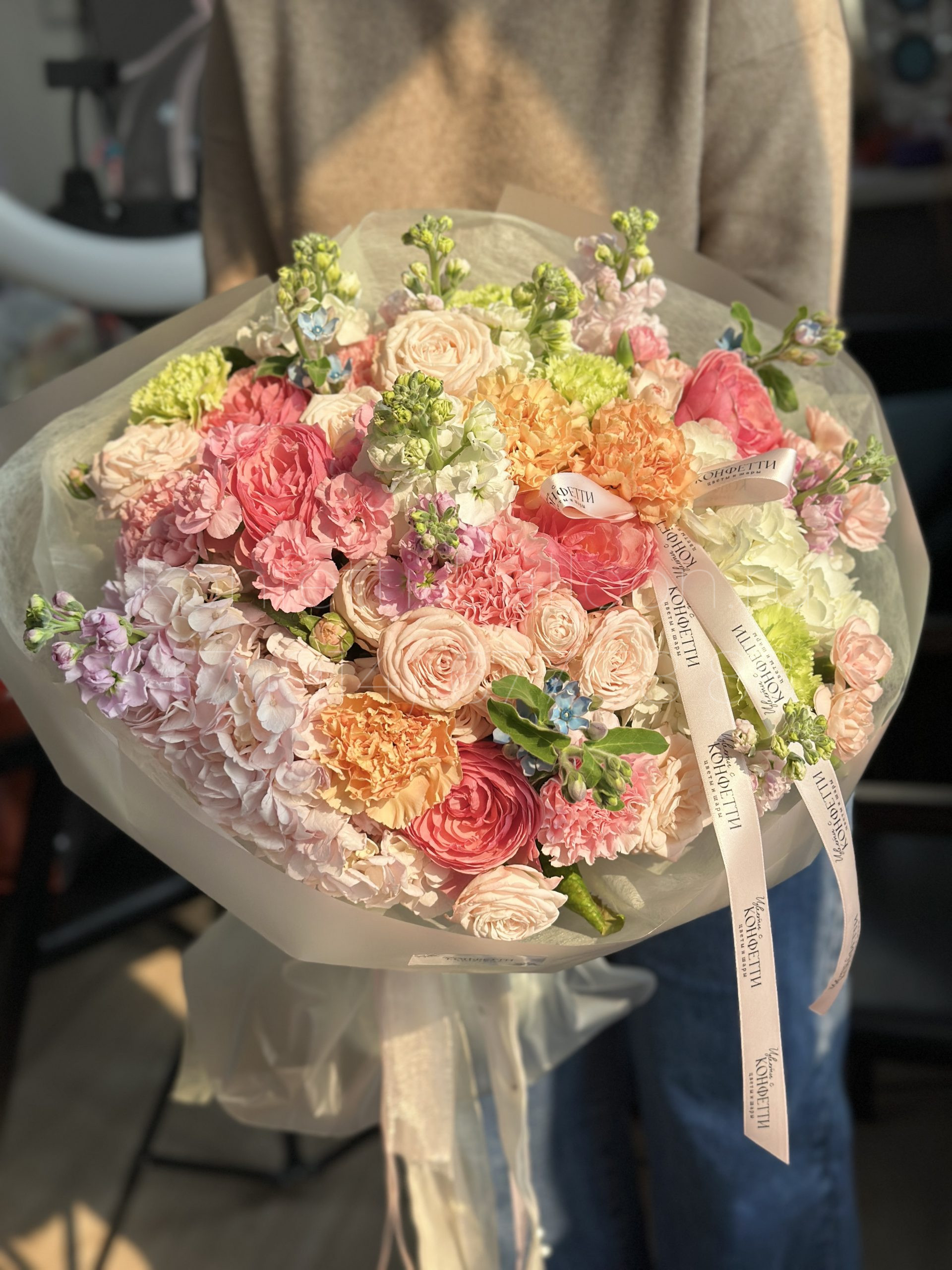 Букет дофаминовый из микса цветов